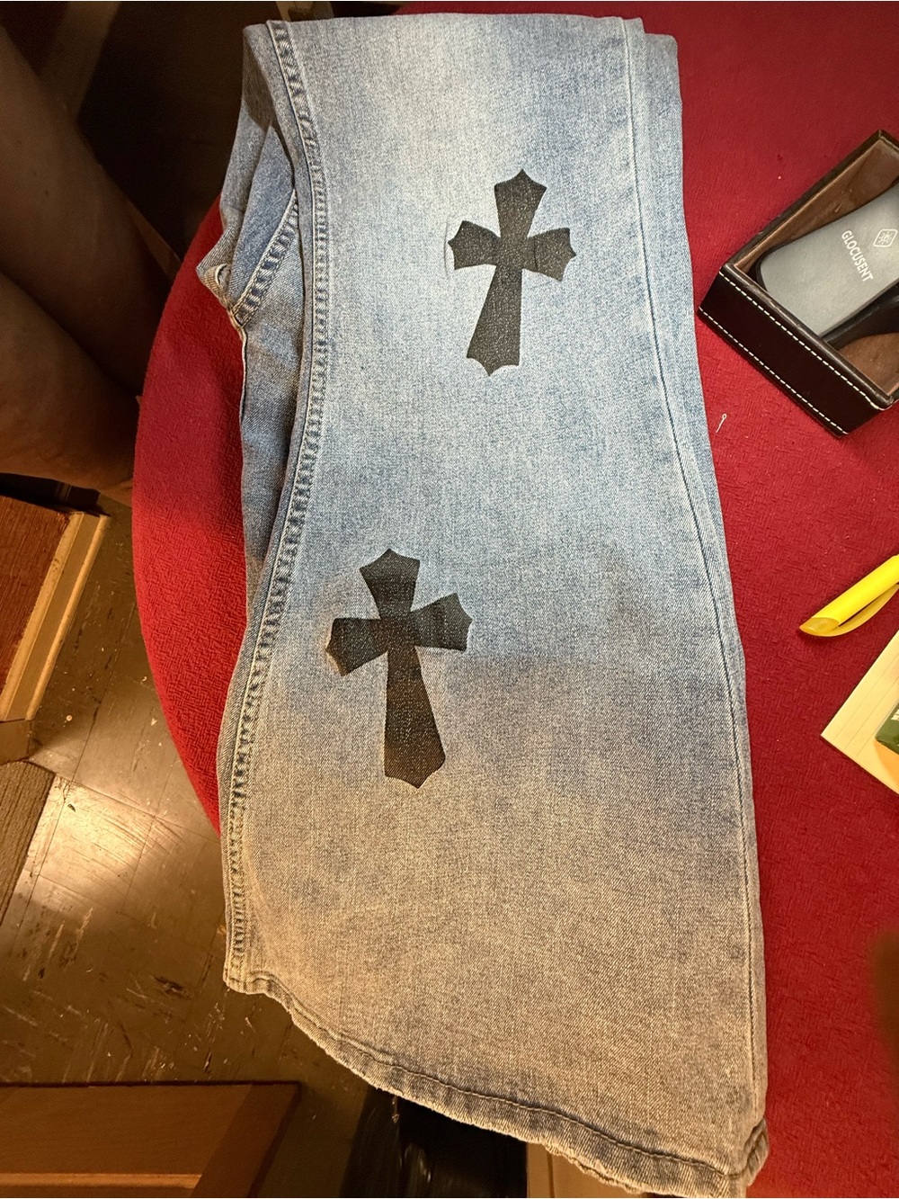 🔥NEW! Light Blue Women's Flared Jeans with Black Cross Appliqués - Picture 4 of 6